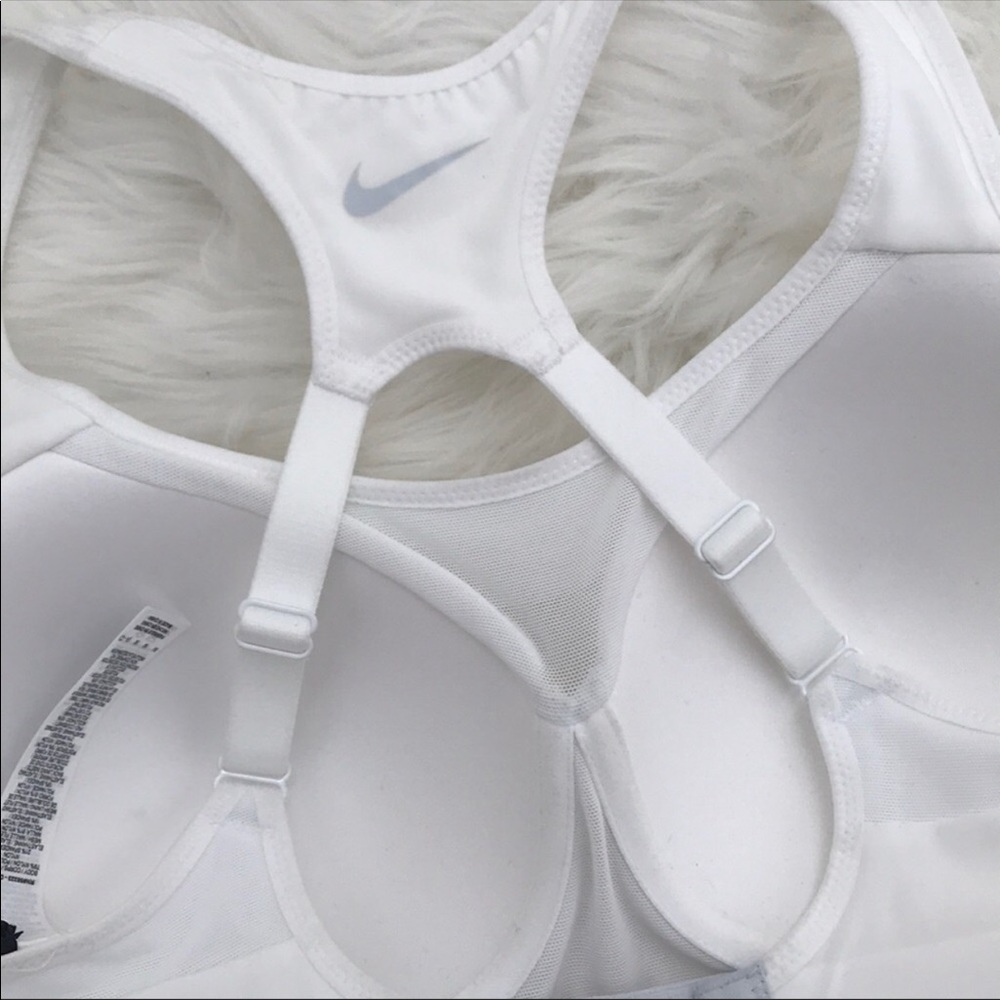 🌸 Nike high impact sports bra 🌸 - Picture 3 of 3